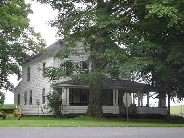 Building photograph for 5 NONNEWAUG RD